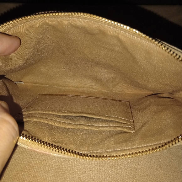 NWT Dempsey Large Corner Zip Wristlet In Signature Jacquard With Stripe & patch - Picture 8 of 11